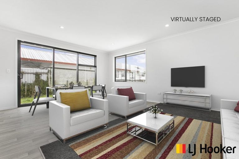 Photo of property in 17 Coolen Place, Tuakau, 2121