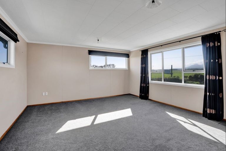Photo of property in 2775 Eltham Road, Te Kiri, Opunake, 4682
