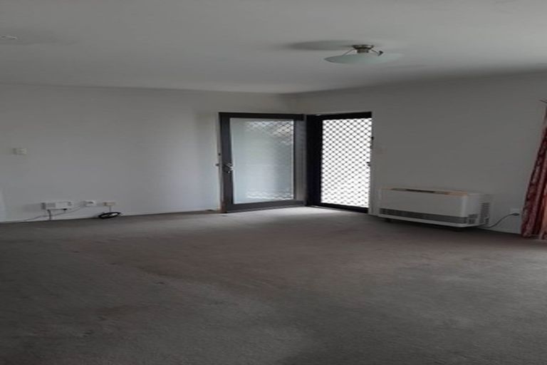 Photo of property in 2/127 Portage Road, New Lynn, Auckland, 0600