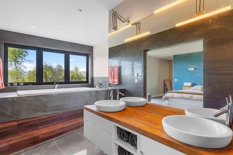 Photo of property in 8 Endeavour Place, Lyttelton, 8082