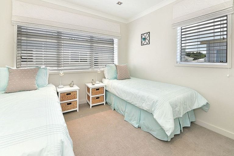 Photo of property in 54 Parkside Drive, Orewa, 0931