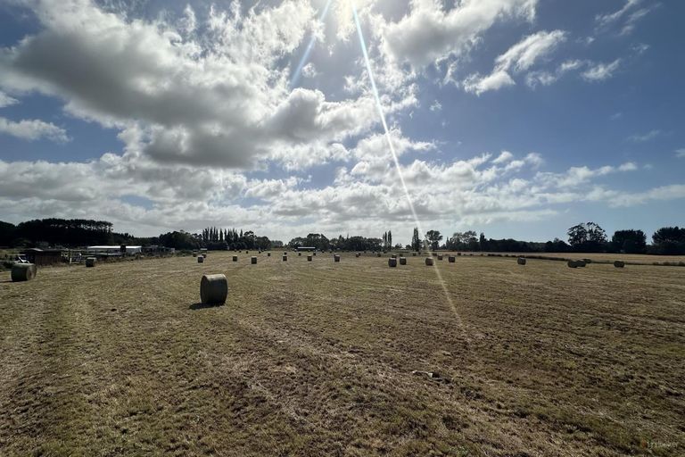 Photo of property in 8 Barrett Road, Spotswood, New Plymouth, 4310