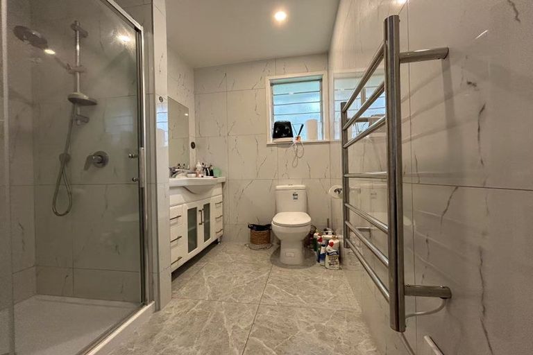 Photo of property in 26 Waimana Avenue, Northcote Point, Auckland, 0627