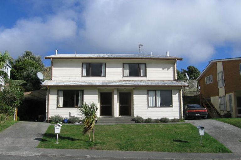 Photo of property in 36a Colchester Crescent, Newlands, Wellington, 6037