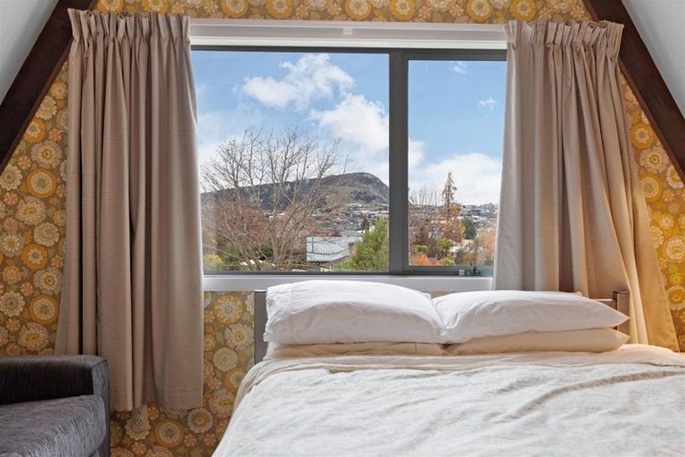 Photo of property in 11 Kowhai Drive, Wanaka, 9305