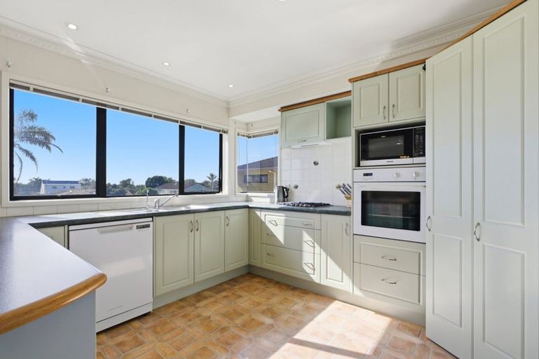 Photo of property in 90 Dickson Road, Papamoa Beach, Papamoa, 3118