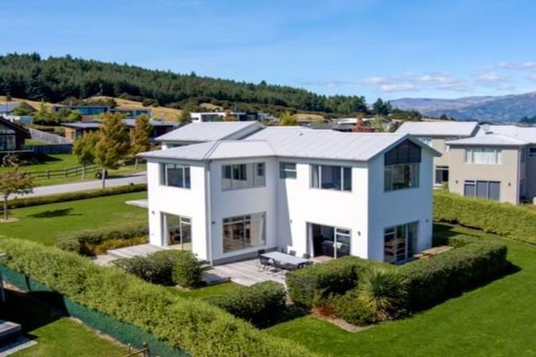 Photo of property in 18 Clutha Place, Wanaka, 9305