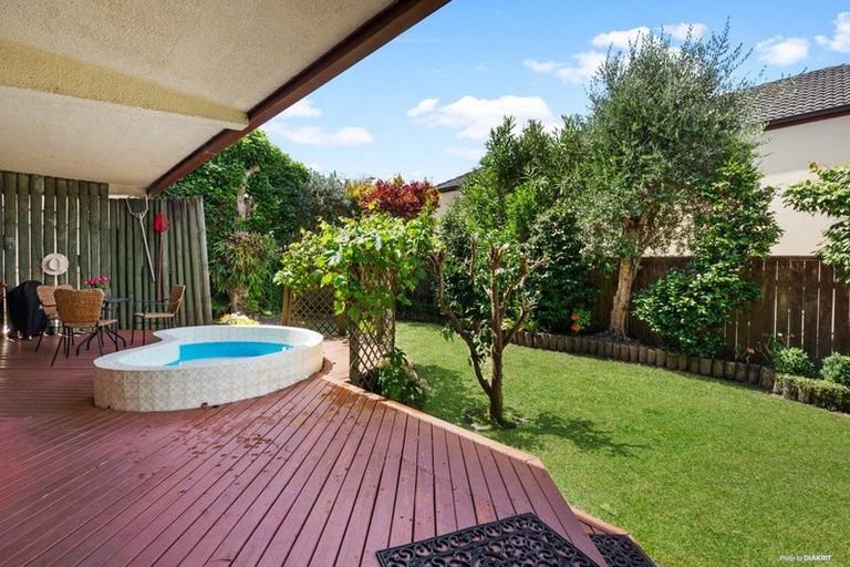 Photo of property in 1/67 Seaview Road, Castor Bay, Auckland, 0620