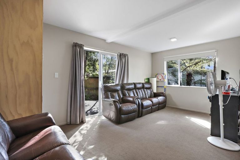 Photo of property in 40h Konini Road, Titirangi, Auckland, 0604