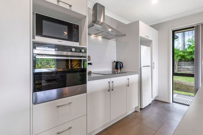 Photo of property in 30 Owens Road, Waiuku, 2123