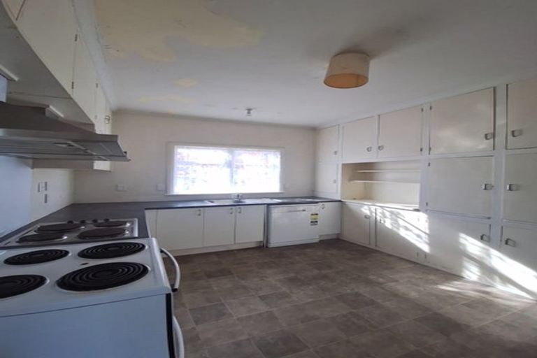 Photo of property in 88 Stokes Valley Road, Stokes Valley, Lower Hutt, 5019