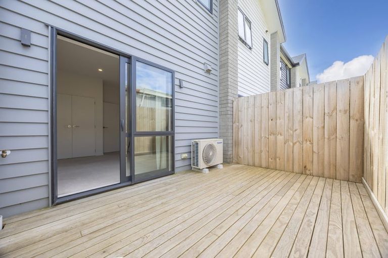 Photo of property in 8 Parenga Lane, Kumeu, 0810