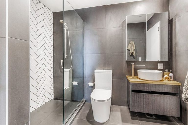 Photo of property in 7/165 Hobsonville Point Road, Hobsonville, Auckland, 0616