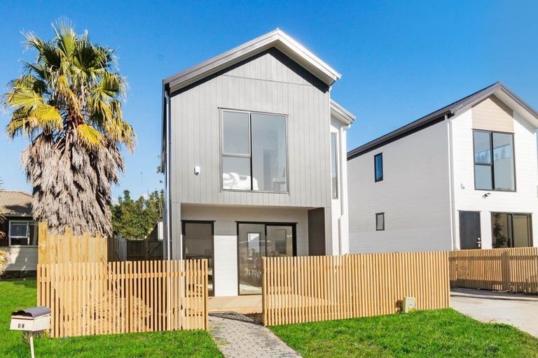 Photo of property in 64a Rosewarne Crescent, Glendene, Auckland, 0602