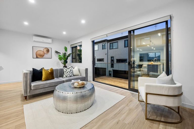 Photo of property in 4c Fowler Street, Northcote, Auckland, 0627
