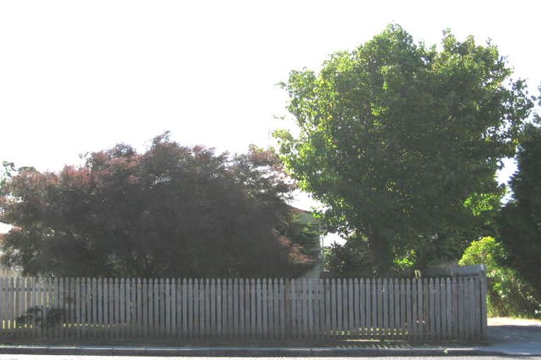 Photo of property in 81 Golf Road, New Lynn, Auckland, 0600