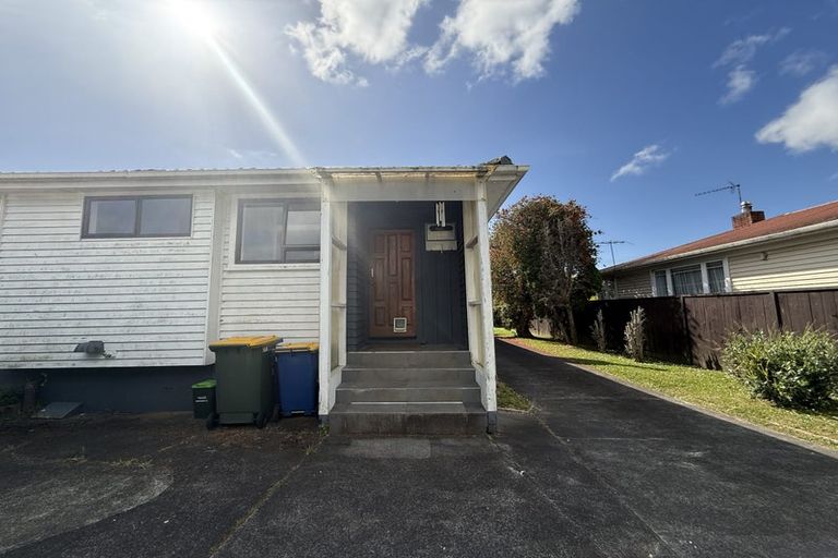 Photo of property in 64 Golf Road, New Lynn, Auckland, 0600