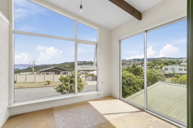 Photo of property in 51 Cypress Drive, Maungaraki, Lower Hutt, 5010