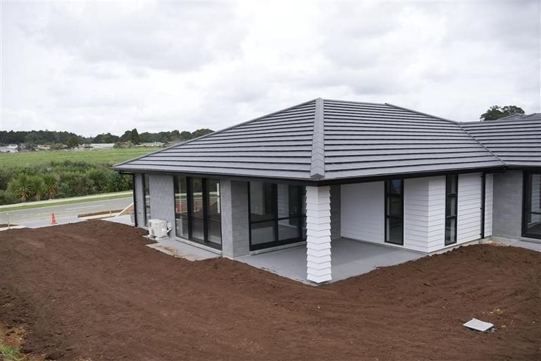 Photo of property in 11 Lake Drive, Tikipunga, Whangarei, 0112