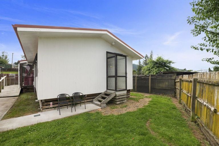 Photo of property in 84 Meadowbank Crescent, Fordlands, Rotorua, 3015