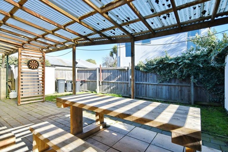 Photo of property in 137 Geraldine Street, Edgeware, Christchurch, 8013