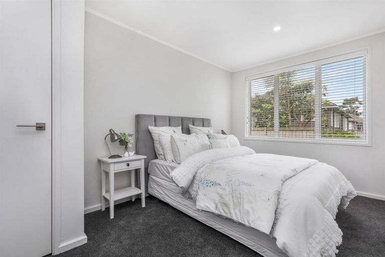 Photo of property in 18 Village Way, Ardmore, Papakura, 2582