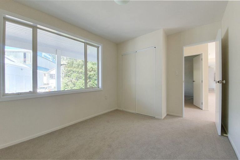 Photo of property in 2 Hawkhurst Road, Lyttelton, 8082