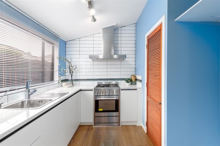 Photo of property in 2/11 Brookfield Road, Te Atatu Peninsula, Auckland, 0610