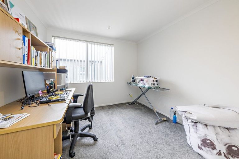 Photo of property in 37 Popokatea Drive, Takanini, 2112
