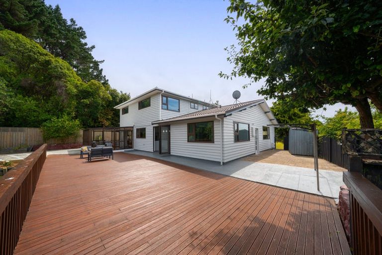 Photo of property in 28 Greyfriars Crescent, Tawa, Wellington, 5028