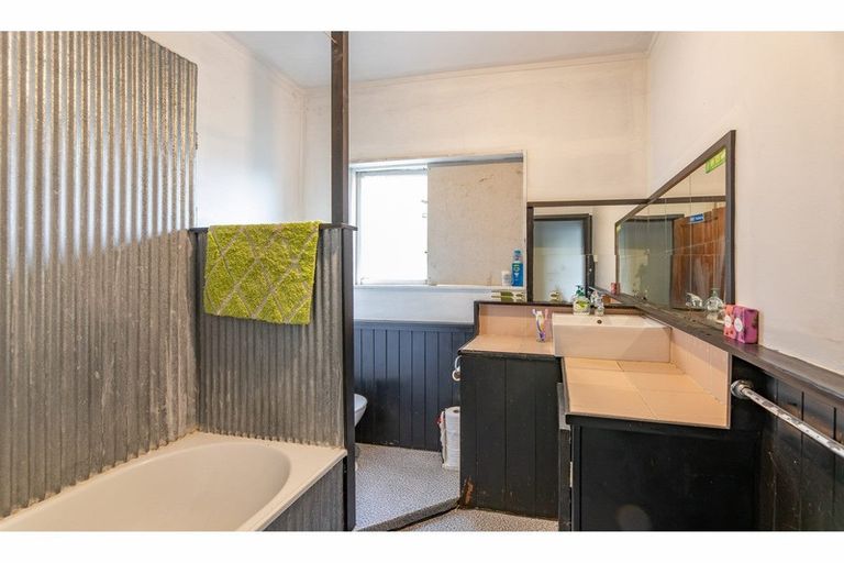 Photo of property in 77 Mathesons Road, Phillipstown, Christchurch, 8011