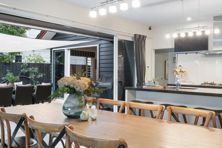 Photo of property in 10 Lake Drive, Karaka, Papakura, 2113
