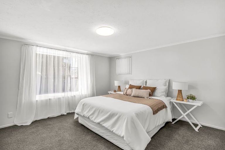 Photo of property in 64 Karnak Crescent, Russley, Christchurch, 8042