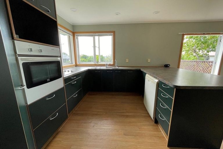 Photo of property in 4 Rathgar Road, Henderson, Auckland, 0610