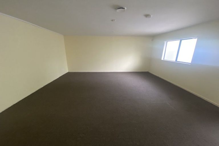 Photo of property in 2/20 Ben Nevis Place, Northpark, Auckland, 2013