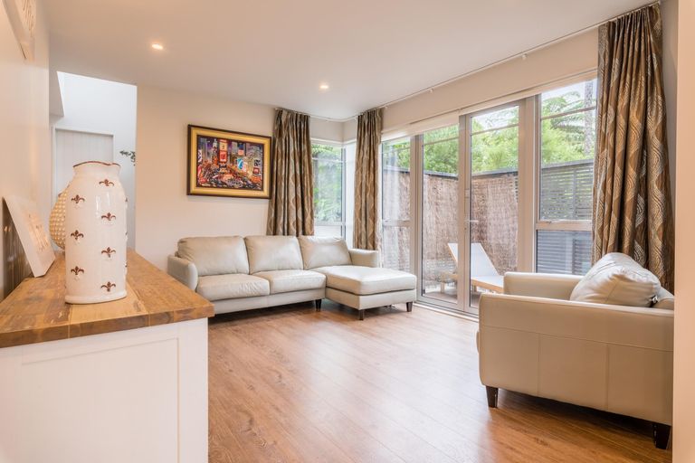 Photo of property in 20e Konini Road, Titirangi, Auckland, 0604