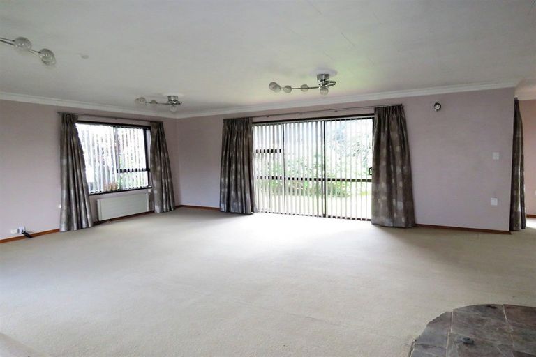 Photo of property in 17 Henley Street, Westport, 7825