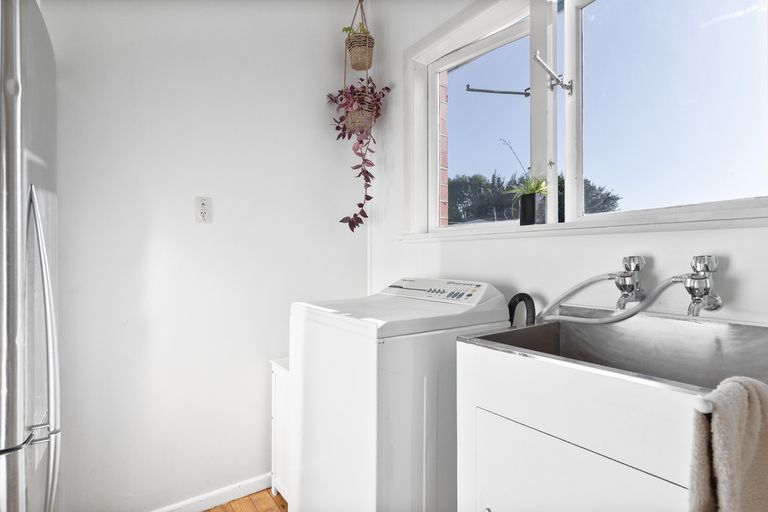 Photo of property in 42 High Street, Island Bay, Wellington, 6023