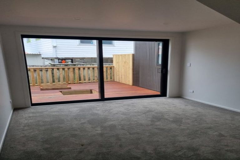 Photo of property in 82u1 Kilbirnie Crescent, Kilbirnie, Wellington, 6022