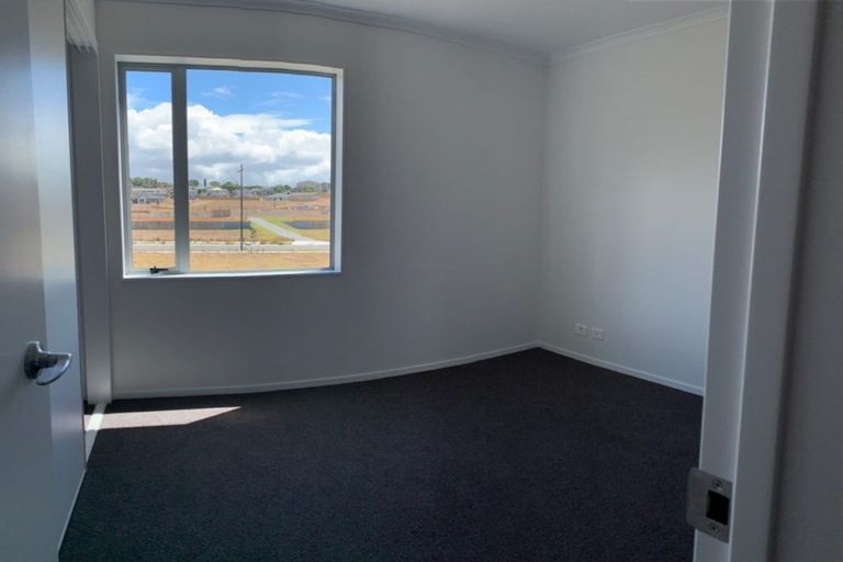 Photo of property in 36 Owen Chapman Drive, Red Beach, 0932