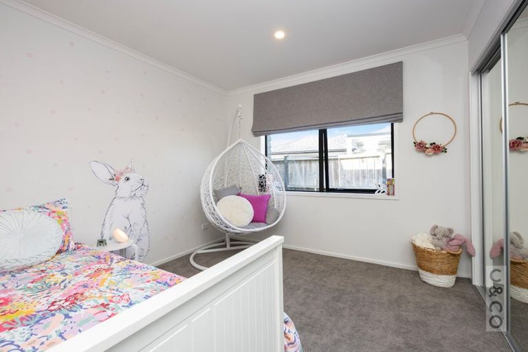Photo of property in 19 Pohutukawa Parade, Riverhead, 0820
