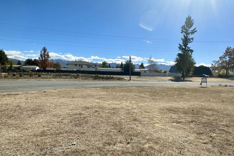 Photo of property in 25 Ohau Road, Twizel, 7901