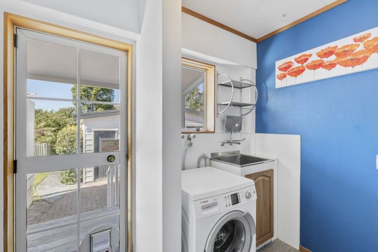 Photo of property in 10 Elder Grove, Whalers Gate, New Plymouth, 4310