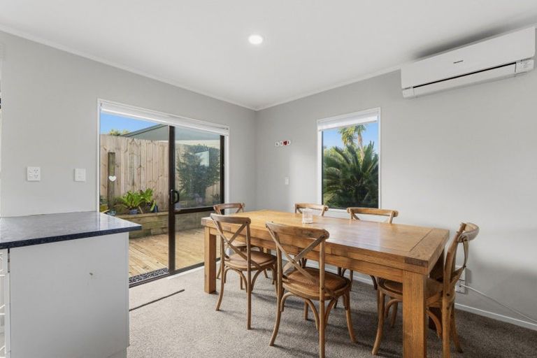 Photo of property in 31b Lyn Grove, Papamoa Beach, Papamoa, 3118