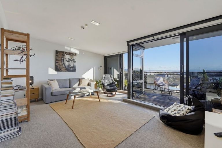 Photo of property in 2-06/424 Maunganui Road, Mount Maunganui, 3116