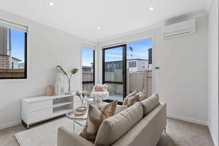 Photo of property in 58 Katikati Drive, Manurewa, 2102