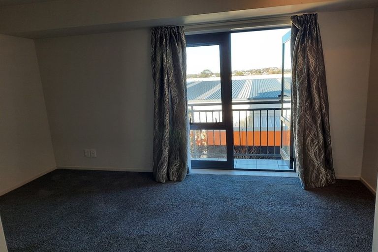 Photo of property in 3r/10 Crown Lynn Place, New Lynn, Auckland, 0600