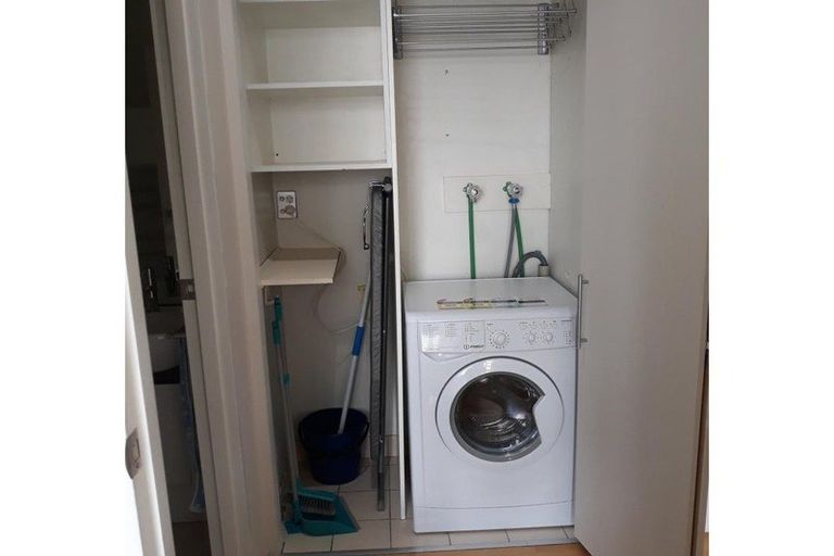 Photo of property in Sanctum Apartments, 34/10a Ebor Street, Te Aro, Wellington, 6011