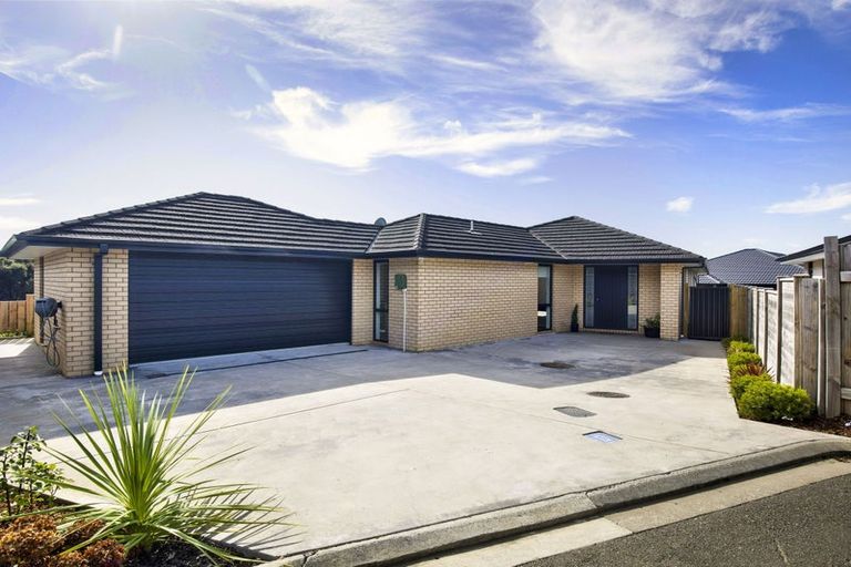 Photo of property in 27 Topsail Way, Whitby, Porirua, 5024
