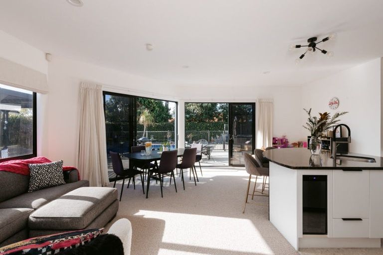 Photo of property in 5 Piha Close, Papamoa Beach, Papamoa, 3118